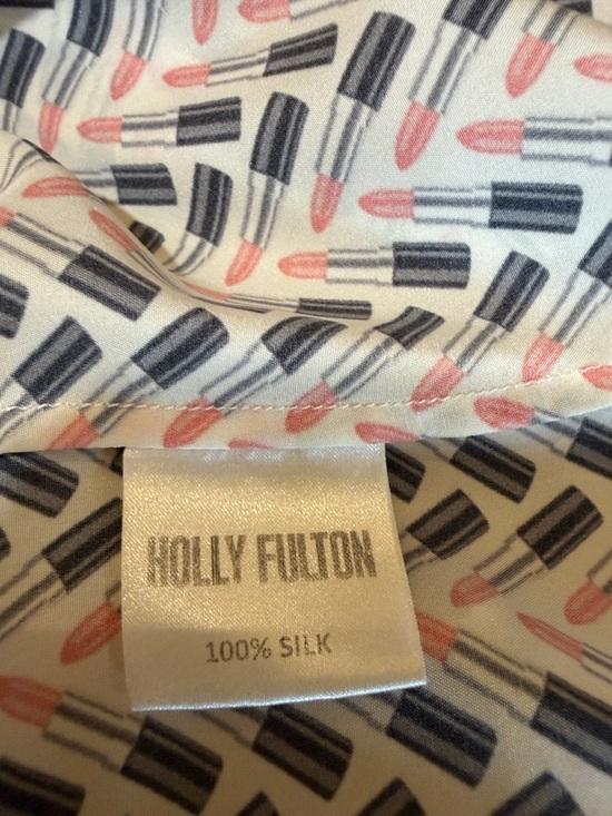 Iconic lipstick print Long-Sleeve Button-Up Shirt - Picture 6 of 6